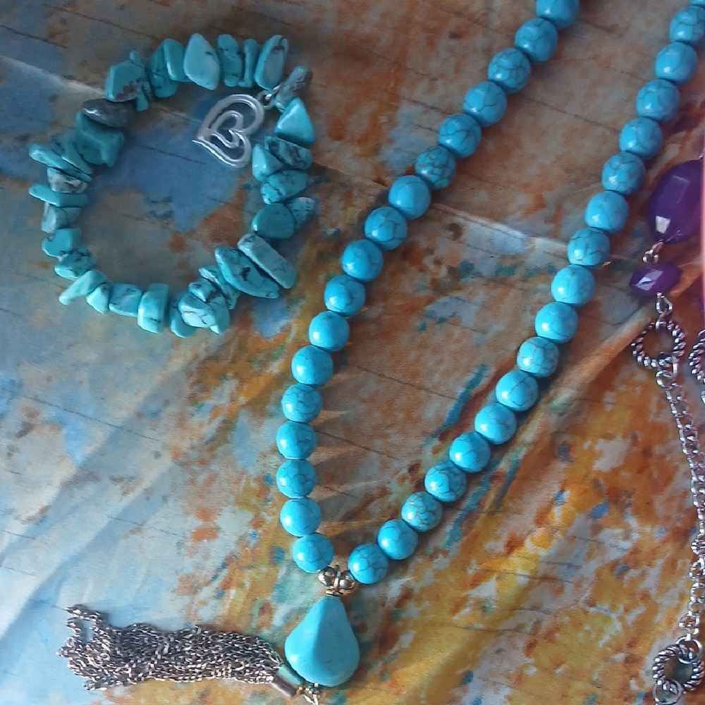 Turquoise Beaded Necklace and Bracelet Set